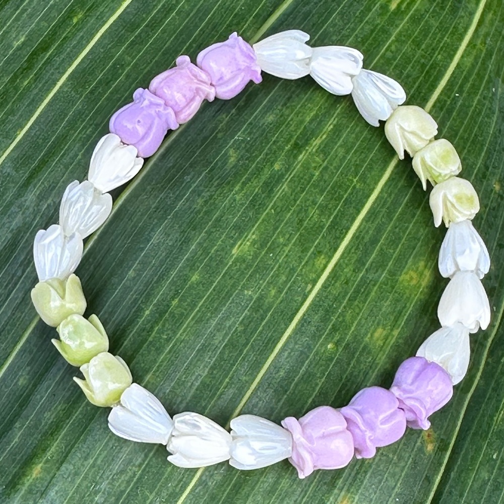Pua Kalaunu, Pakalana & Mother of Pearl Pikake Beaded Bracelet Handmade in Maui